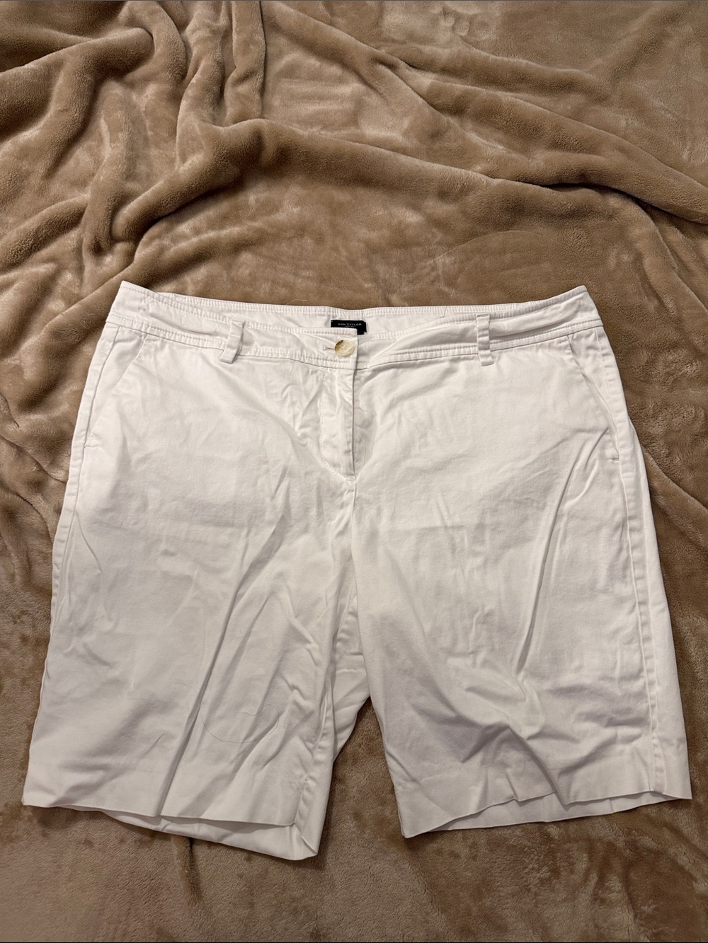 Ann Taylor White Bermuda Shorts - Classic Cotton Chino